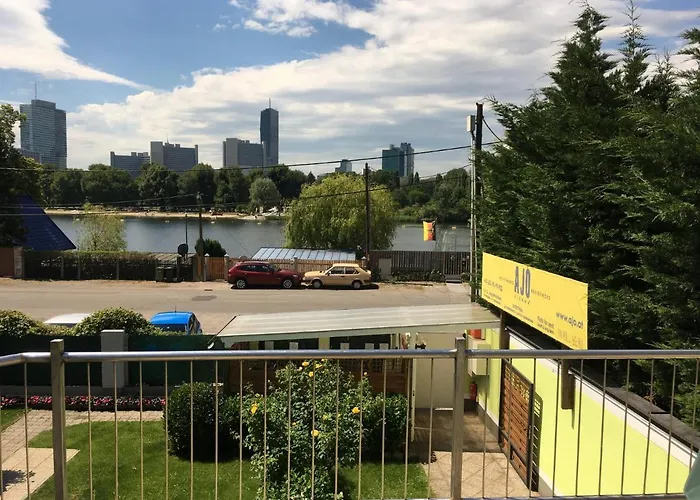 Ajo Vienna Lake View - Contactless Check-In